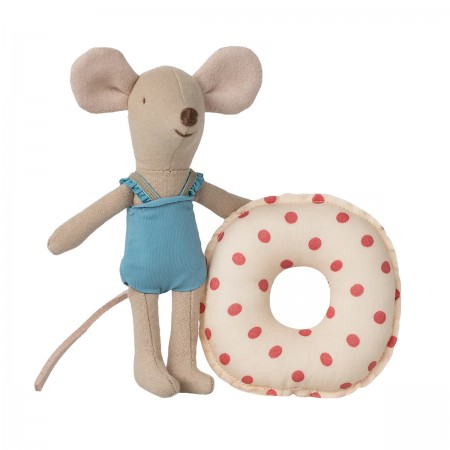 Souris petite soeur avec...